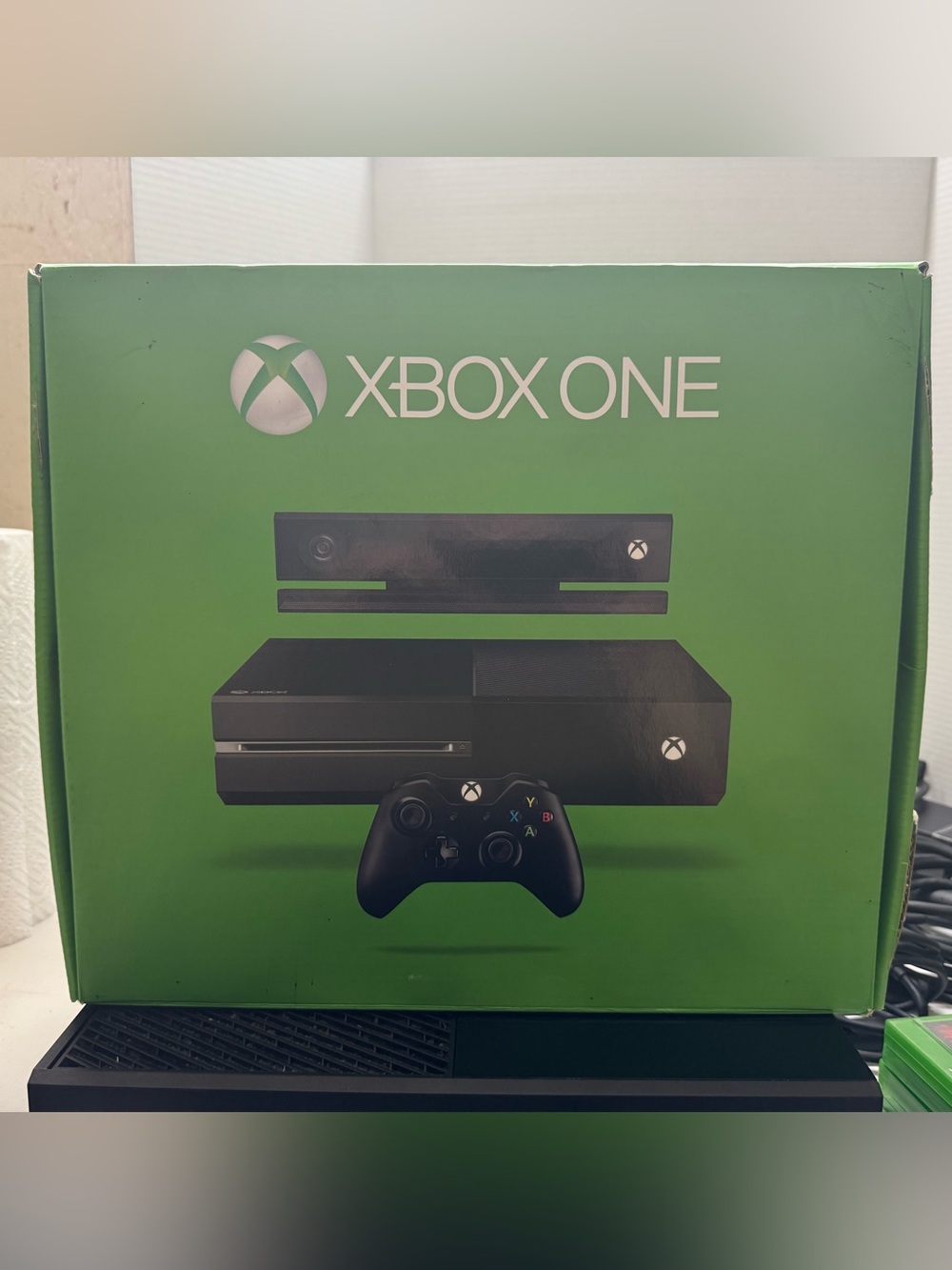 Microsoft Xbox One Console 500 GB With Kinect Bundle - Controller, 4 Games & Box - Picture 8 of 9